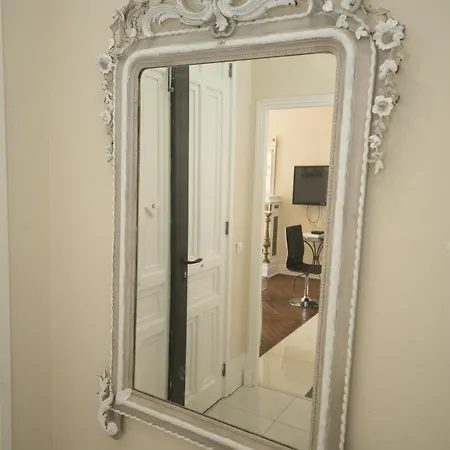 Stylish 1-bedroom Minutes From Beach&promenade شقة *