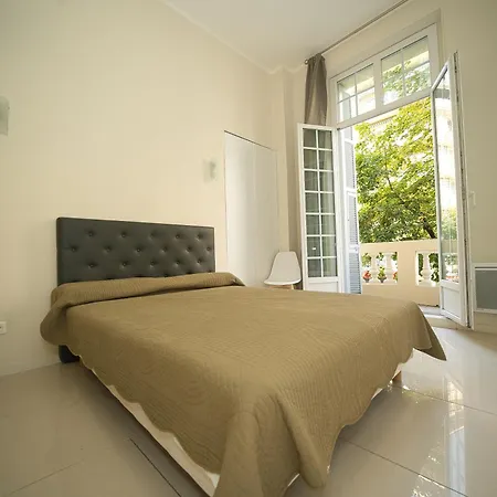 Stylish 1-bedroom Minutes From Beach&promenade Apartmán Nice